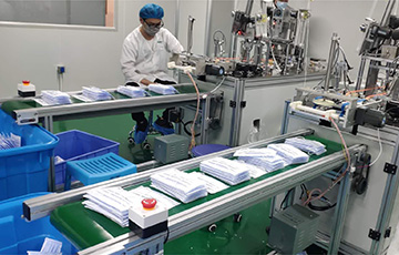 Face Mask Conveyor Conveying